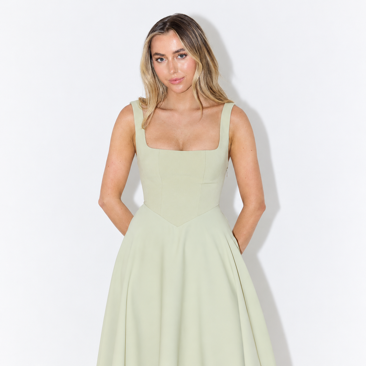 Elegancka Sukienka Midi