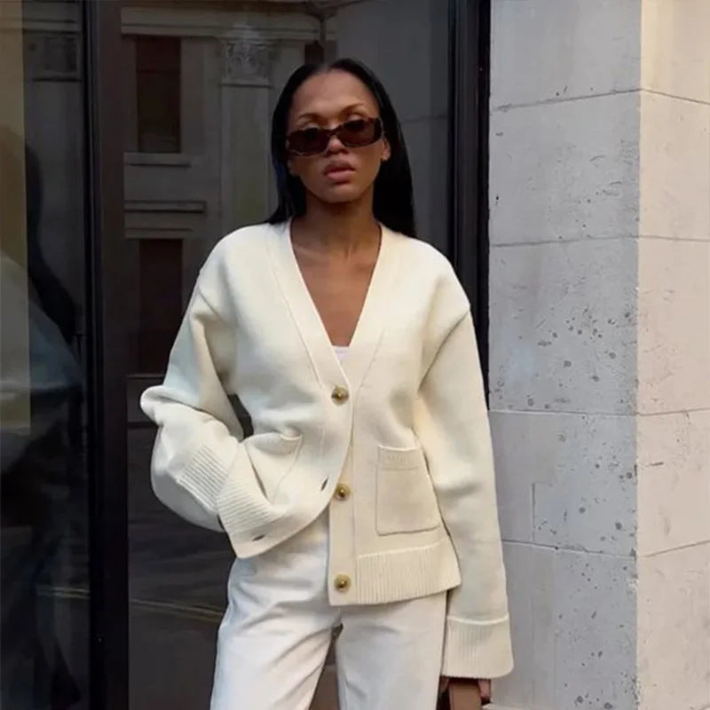 Elegancki Sweter o Klasycznym Fasonie