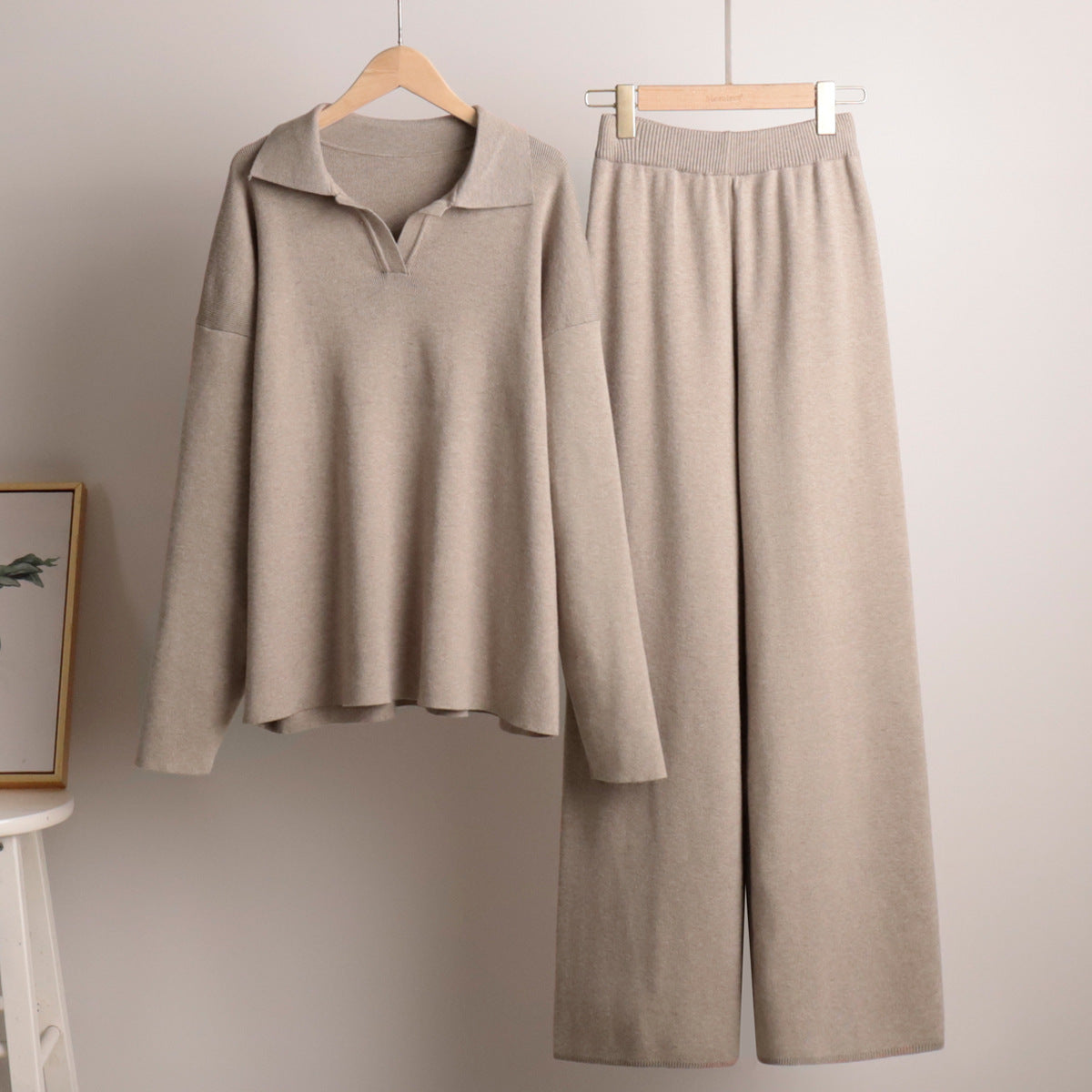 Dres z Oversize Swetrem Polo i Szerokimi Spodniami