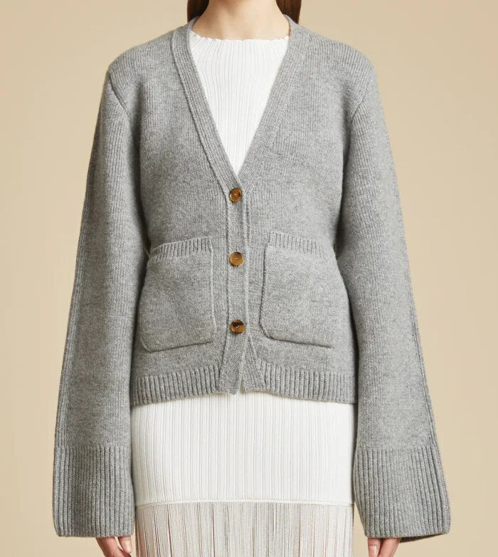 Elegancki Sweter o Klasycznym Fasonie